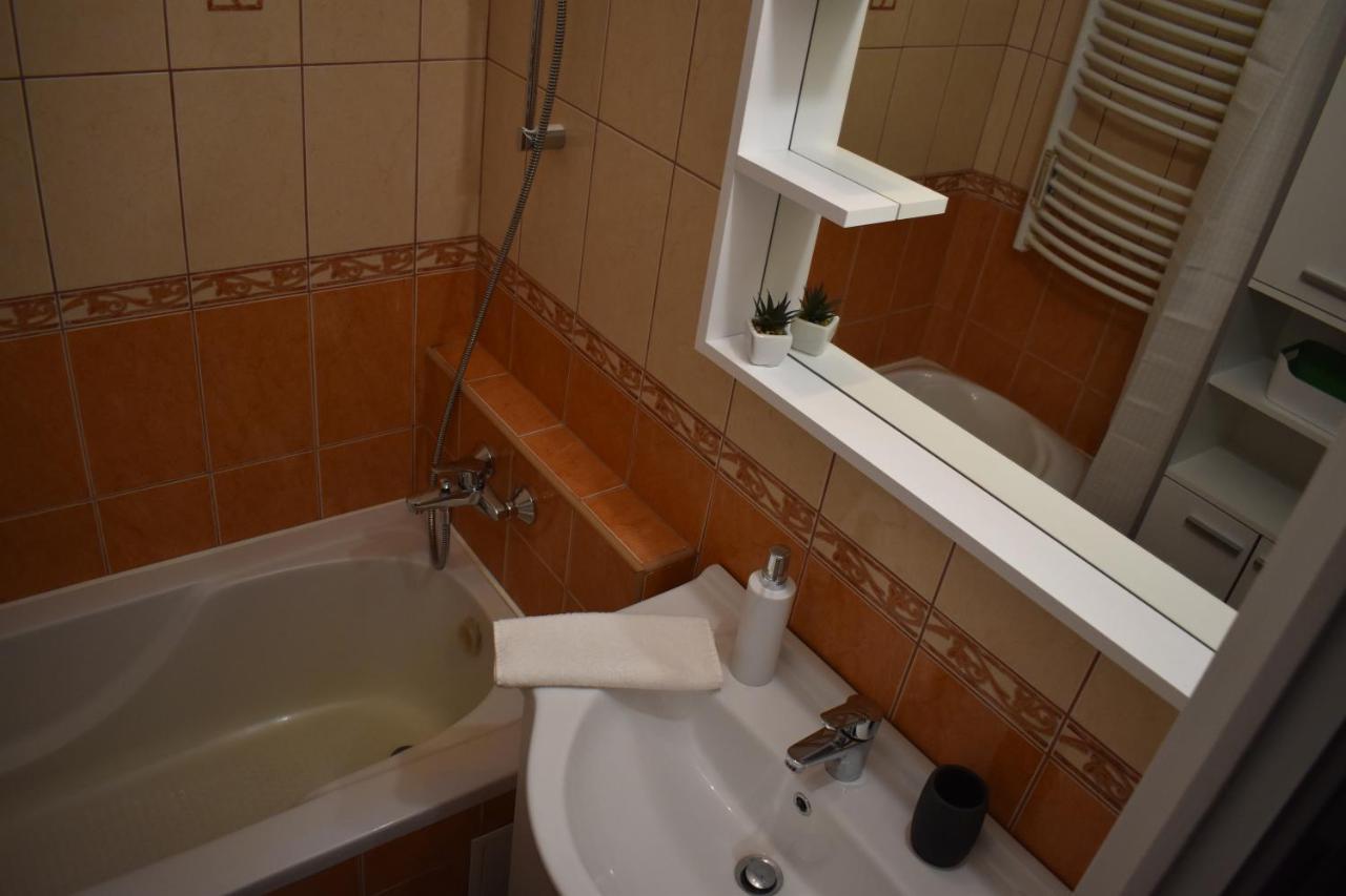 Frezia Apartman Makó Екстериор снимка